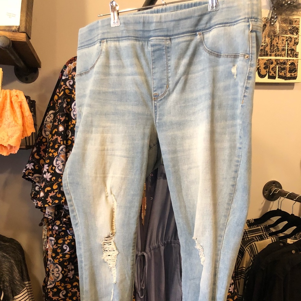 Old Navy Pull On Rockstar Jeggings
